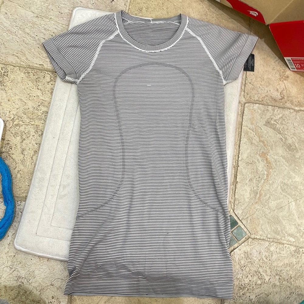 Striped lululemon swiftly tech